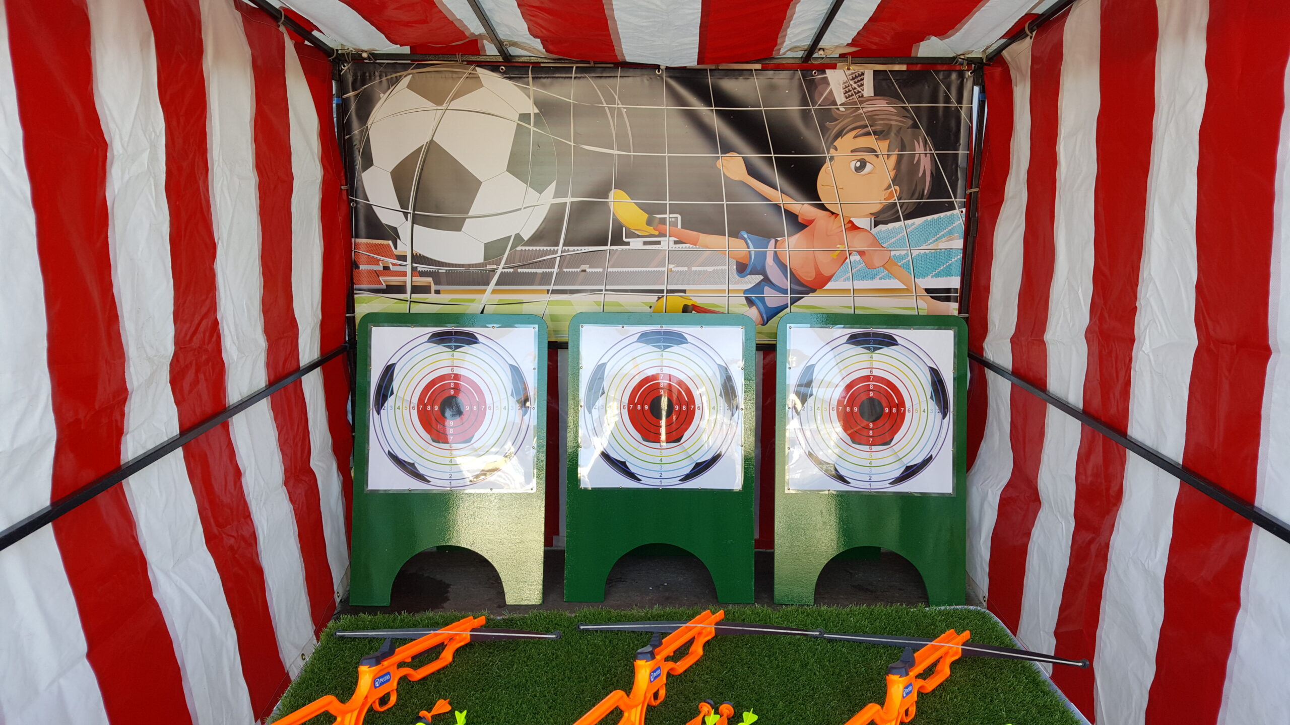 FOOTBALL BULLSEYE SIDE STALL